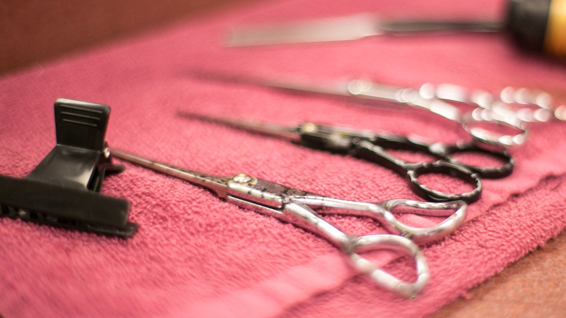 Beauty Salon Wallpaper. Salon wallpaper, Hair and beauty salon, Beauty salon