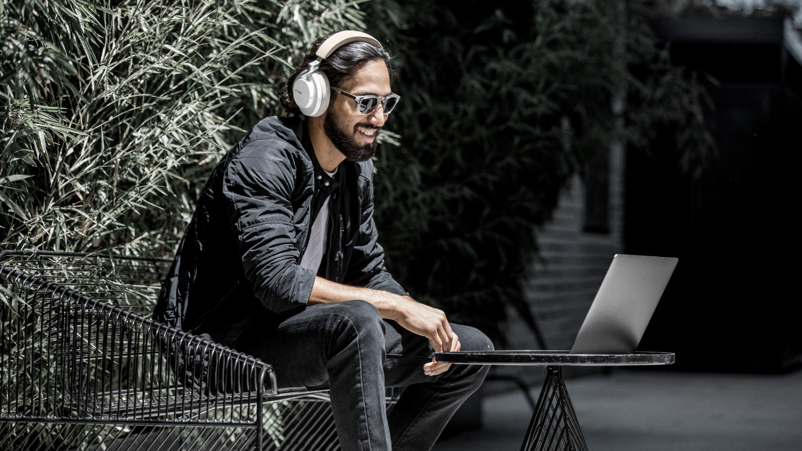 AONIC 50 Wireless Noise Cancelling