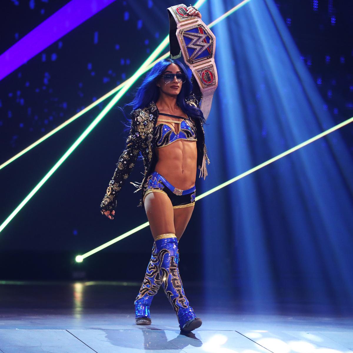 Asuka vs. Sasha Banks: photo