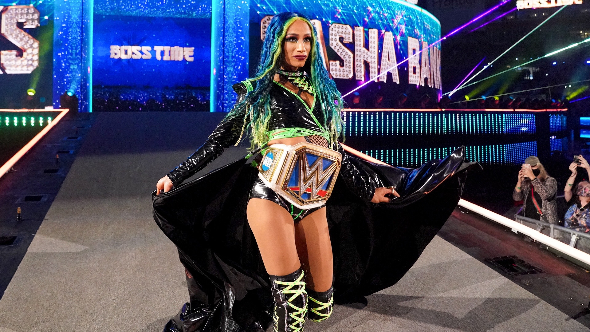 Sasha Banks To Alexa Bliss: Let Me In Inc