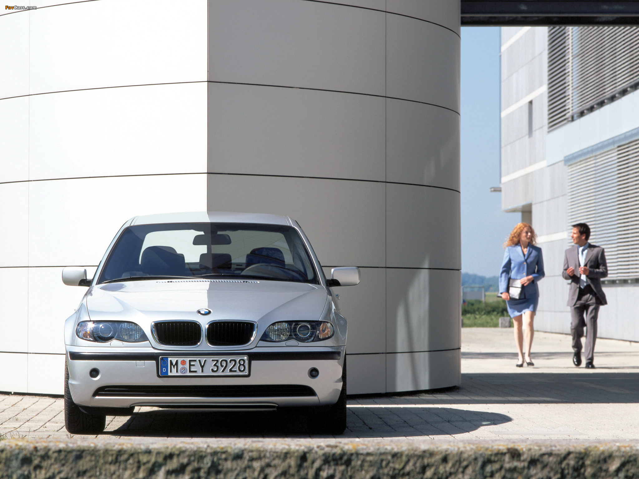 BMW 318i Sedan (E46) 2001–05 wallpaper (2048x1536)