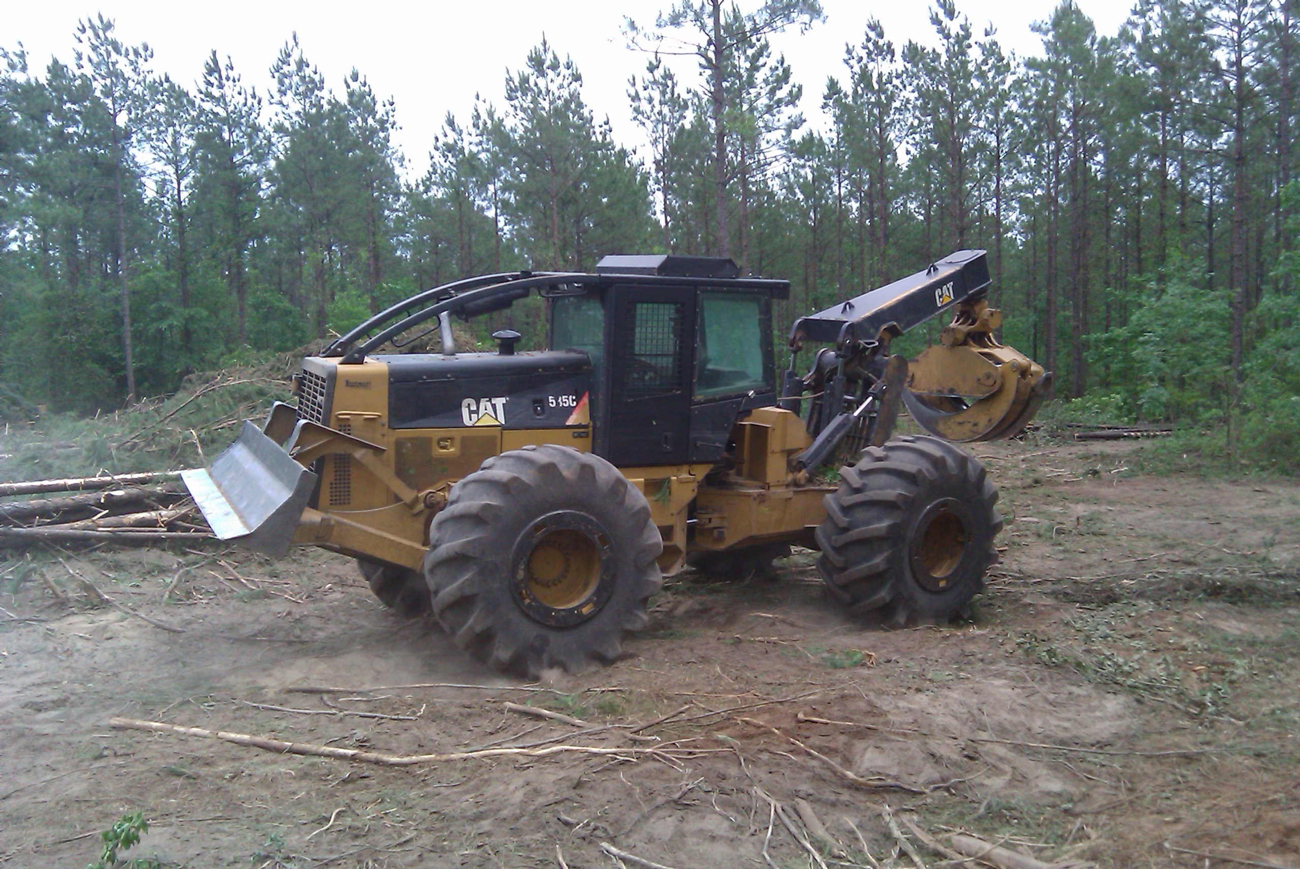 CAT 535C Grapple Skidder with Winch, 3700 Hours