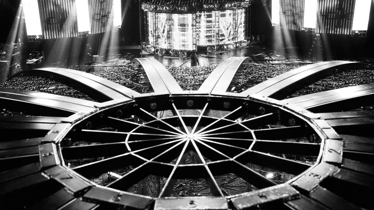 Inside the Elimination Chamber structure: photo