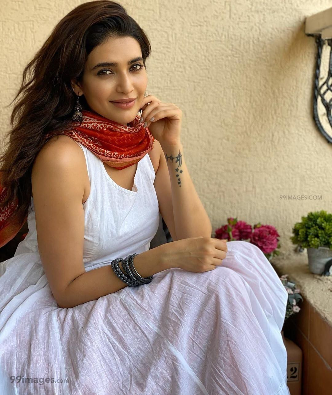 Karishma Tanna Wallpaper
