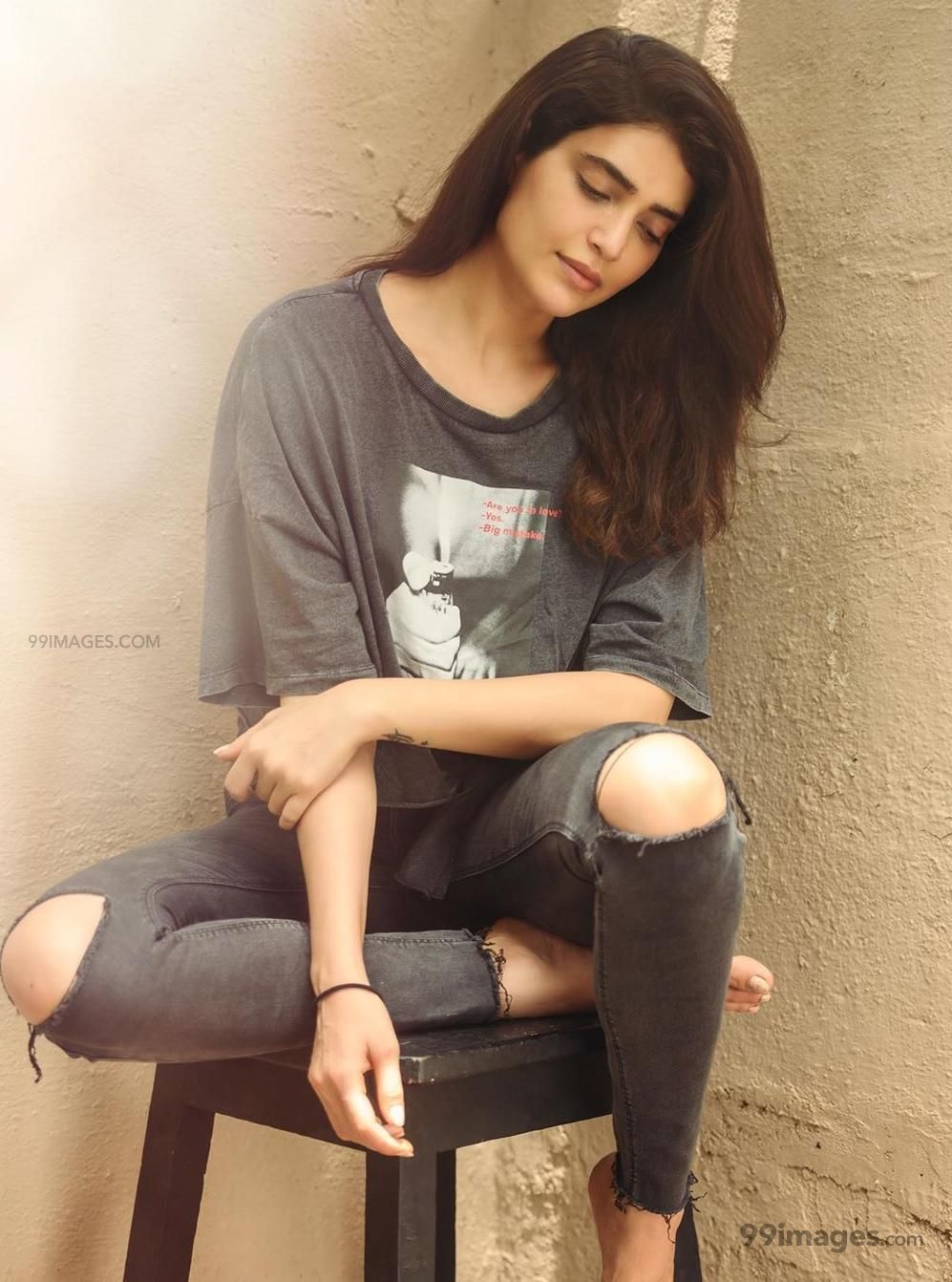 Karishma Tanna HD Wallpaper (Desktop Background / Android / iPhone) (1080p, 4k) (997x1342)