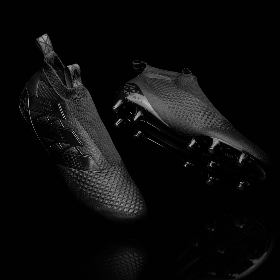Adidas to release laceless knitted football boots in 2016