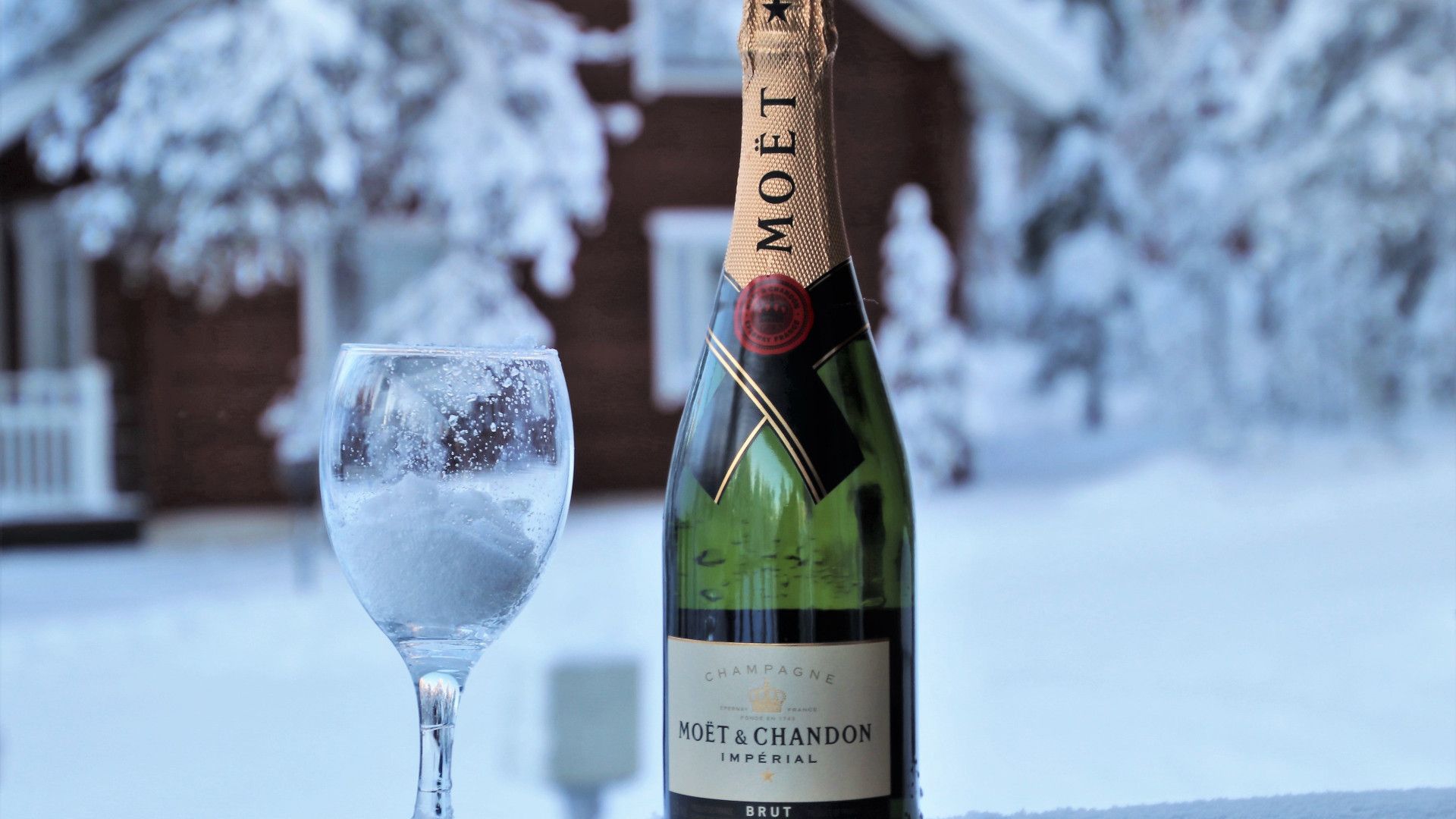 Moët Wallpaper
