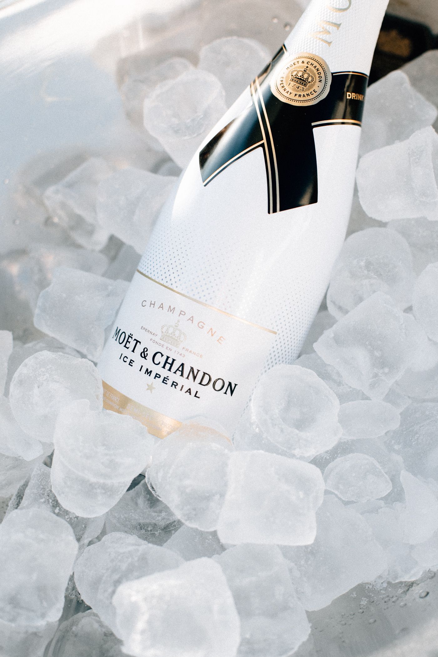 Moët Ice Impérial Champagne & Passports. Champagne, Moet chandon, Moet chandon champagne