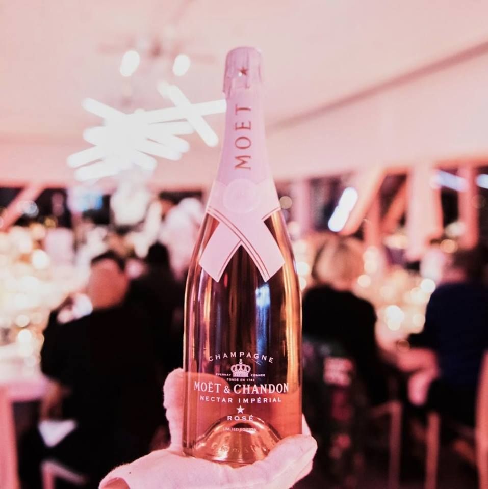 Perfect limited edition gift set for the holidays! MOËT & CHANDON NECTAR IMPÉRIAL ROSÉ BY VIRGIL ABLOH. Moet chandon, Alcoholic drinks, Imperial roses