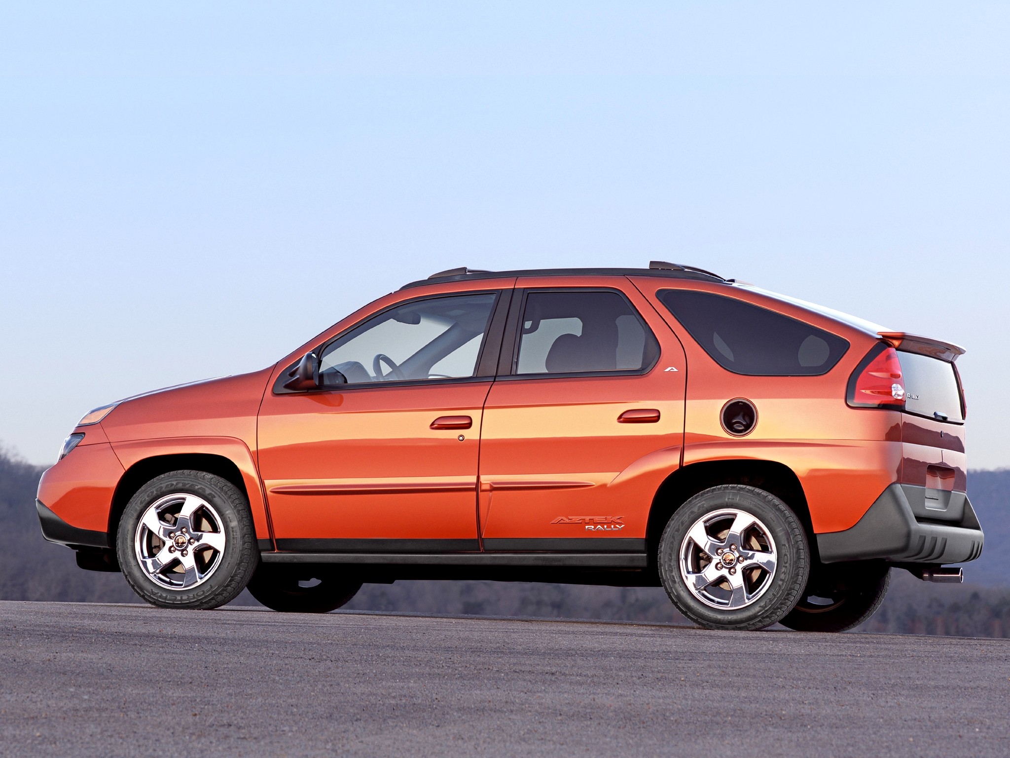 PONTIAC Aztek specs & photo, 2001, 2002, 2003, 2004, 2005
