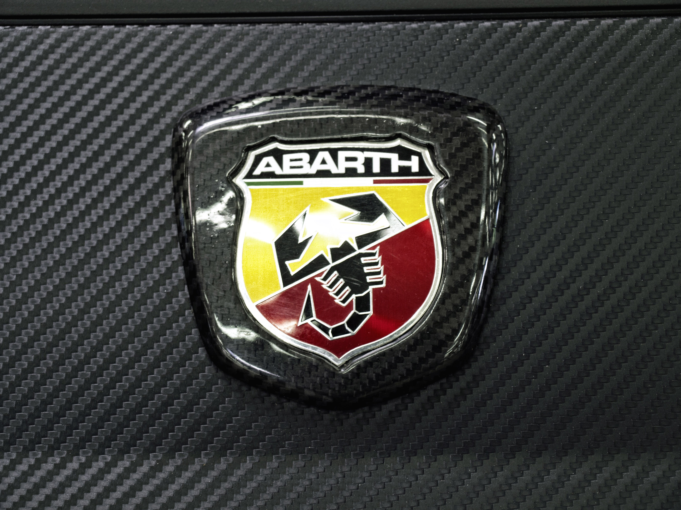 Romeo Ferraris Abarth 500 Carbon Edition (2012) Picture 5 of 5