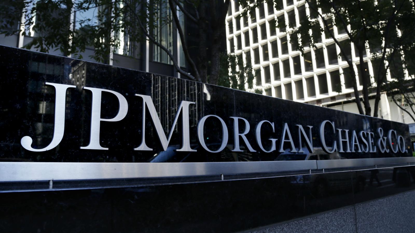 JP Morgan 1Q profit up sharply, helped