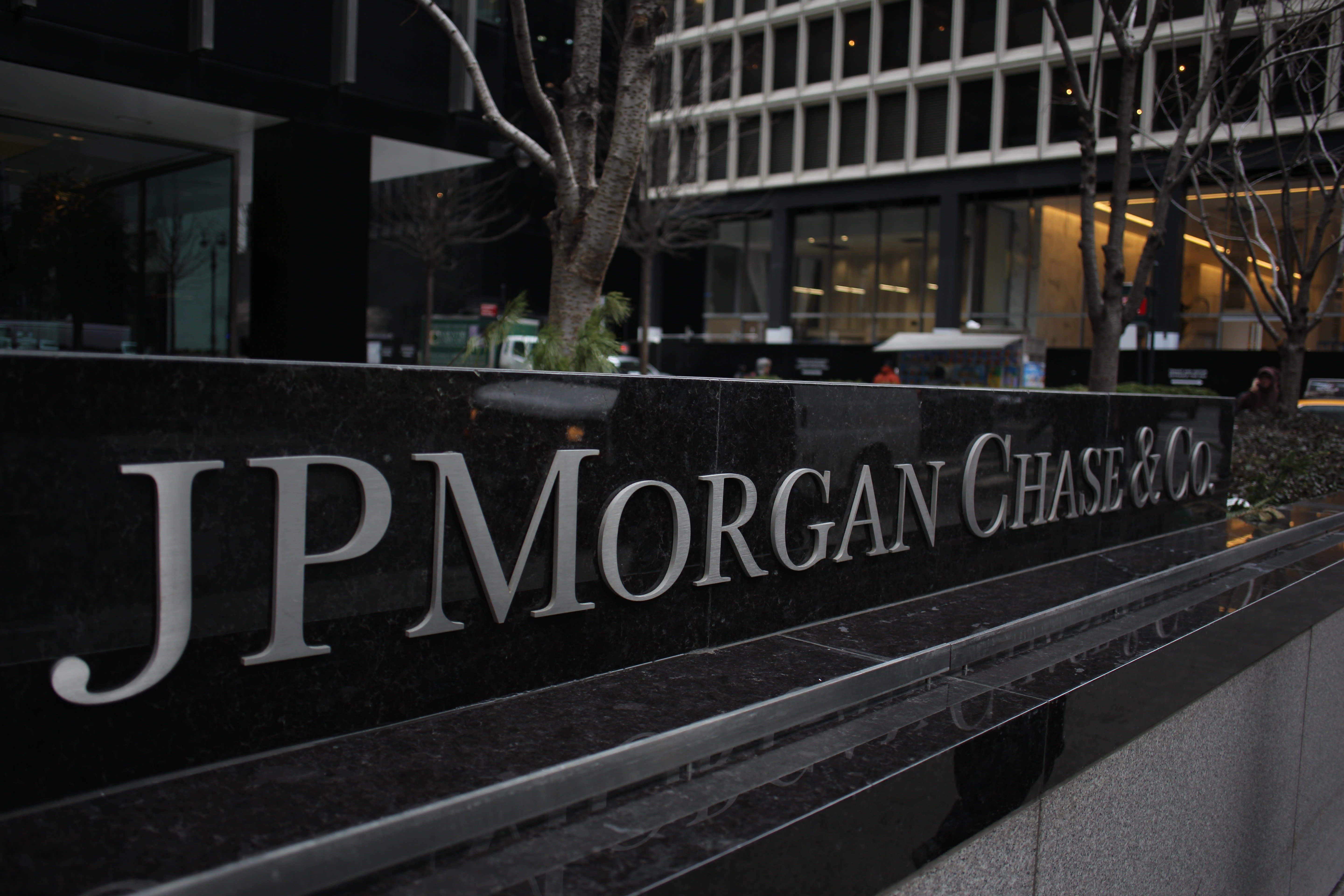 JPMorgan Chase tells U.S. employees they are expected back to the office on a rotating basis