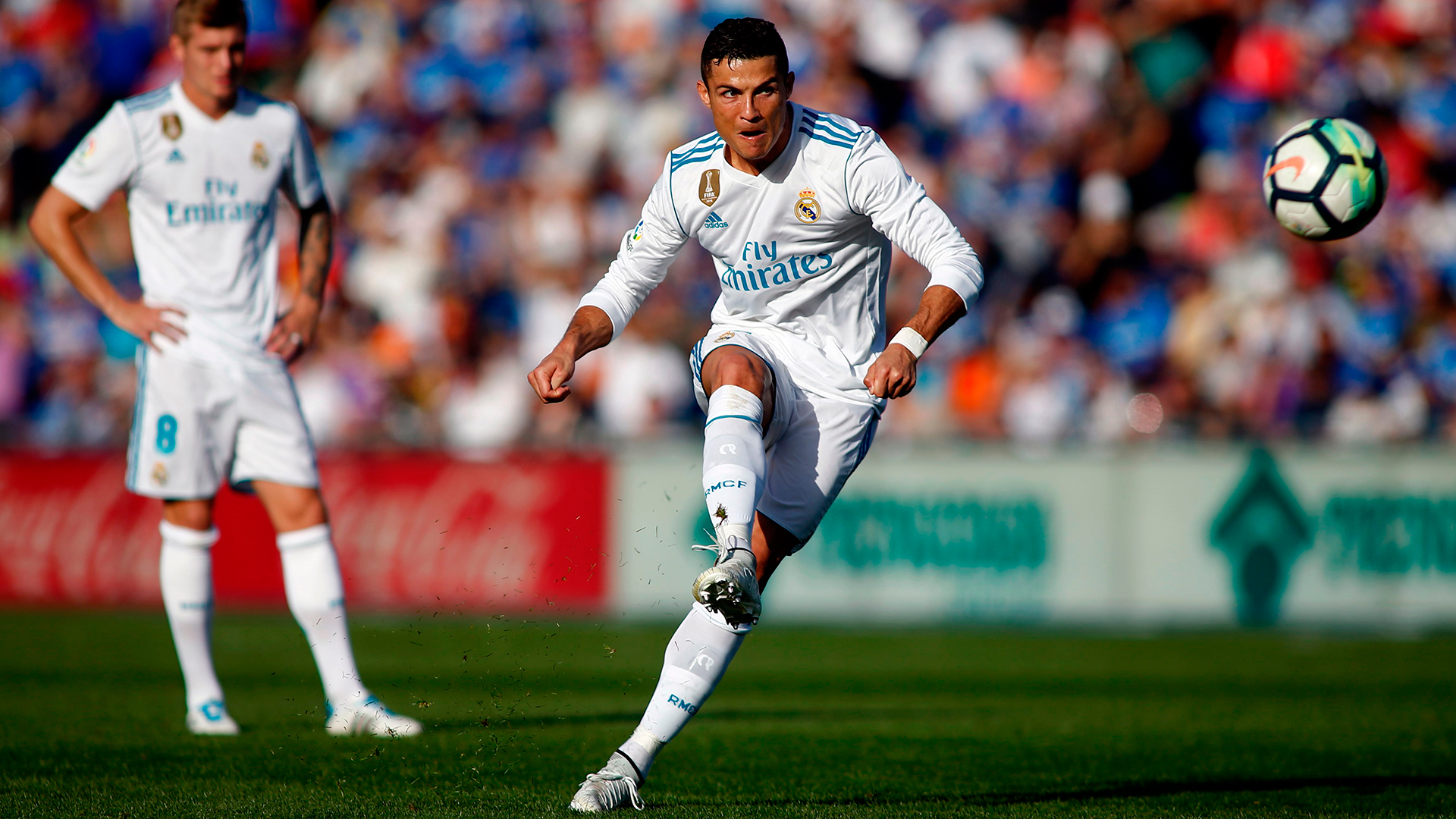 CRISTIANO RONALDO LATEST PICS WITH SON