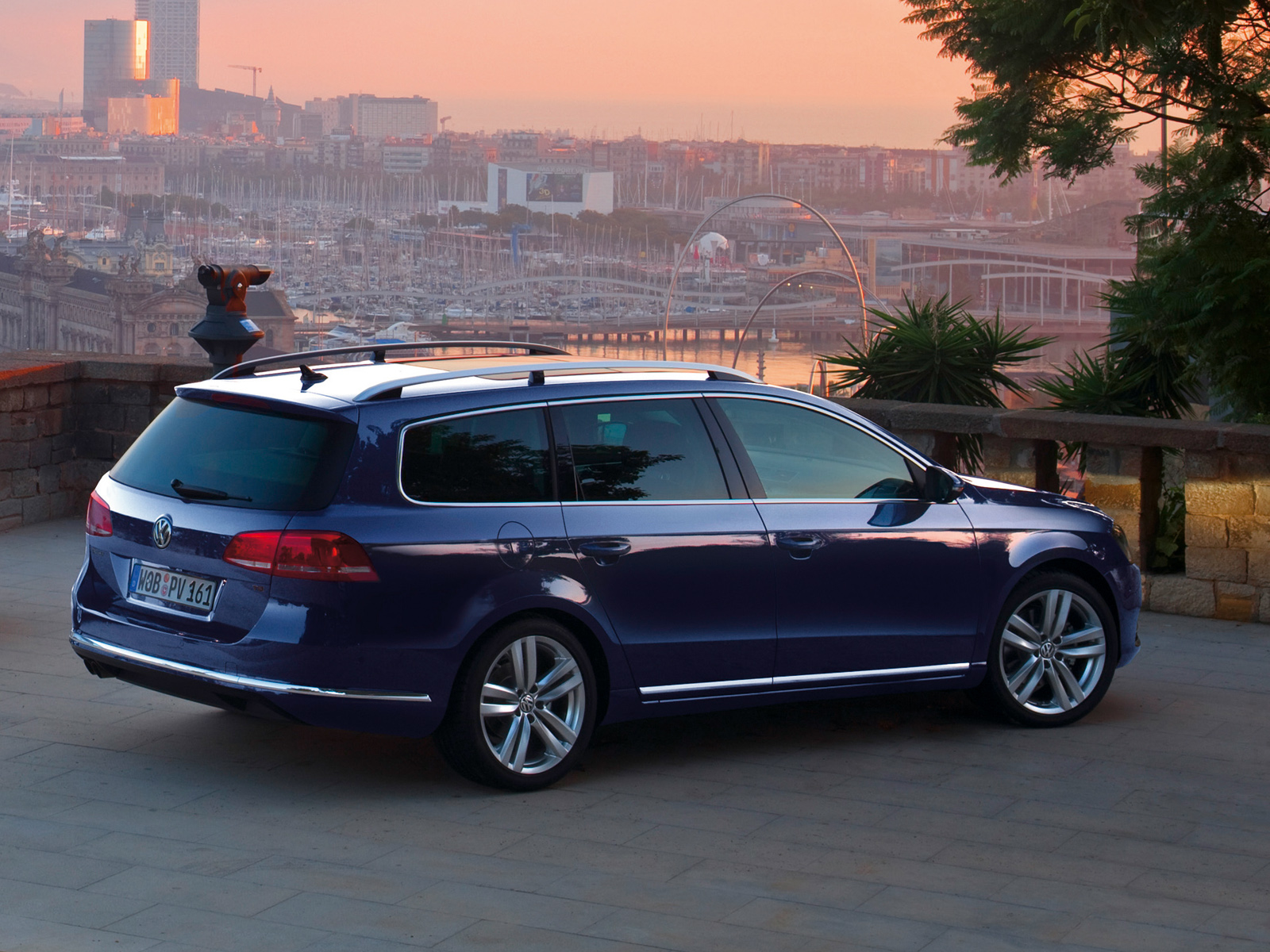Passat Wagon / B7 / Passat / Volkswagen / Database / Carlook