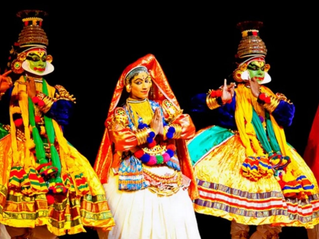 Best Traditional Kerala Dance Forms That Will Enchant You!