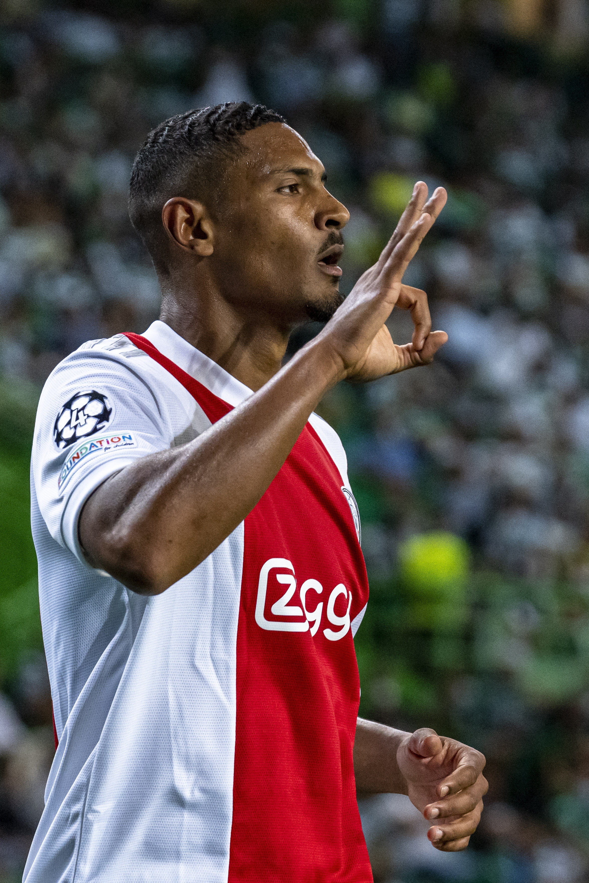 Squawka Footballébastien Haller is the first player in Champions League history to score in each of his first six appearances in the competition. Record breaker. #UCL