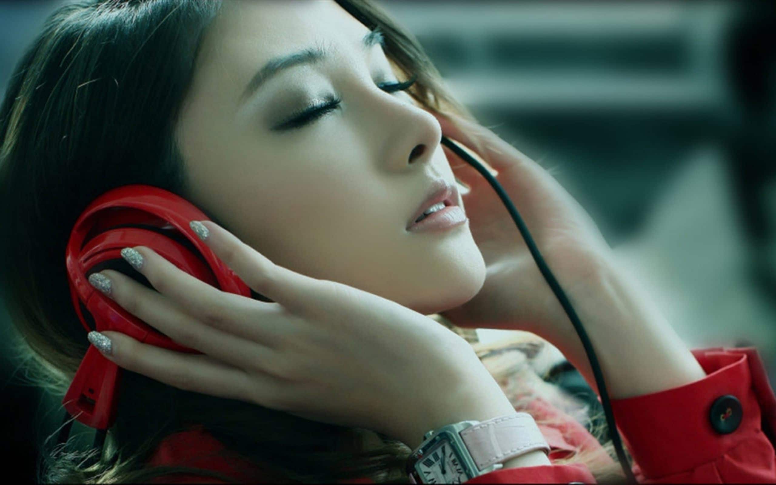 Cute Girl Listening Music HD Wallpaper