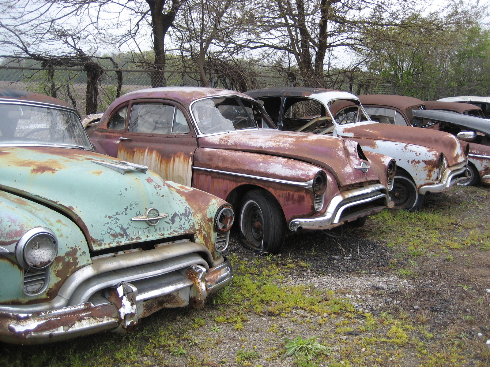 Old Rusty Cars Wallpaperx1200