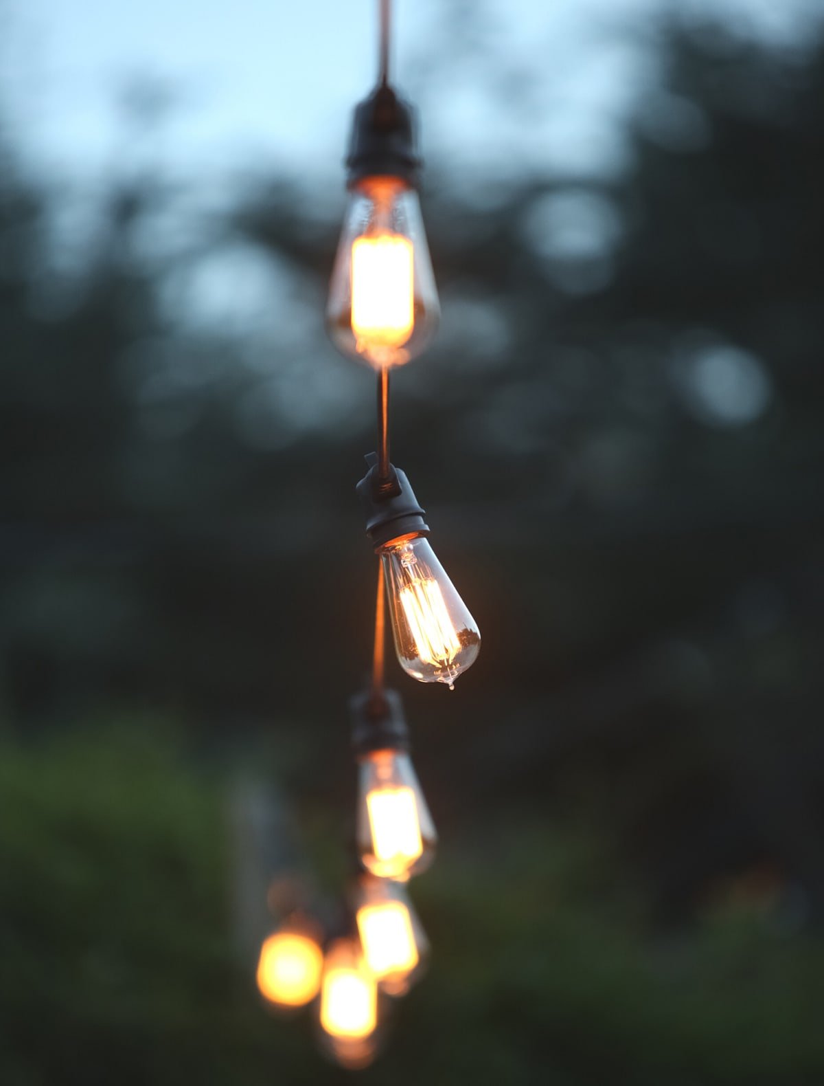 Ways to String Lights in your Backyard! Pretty Life In The Suburbs