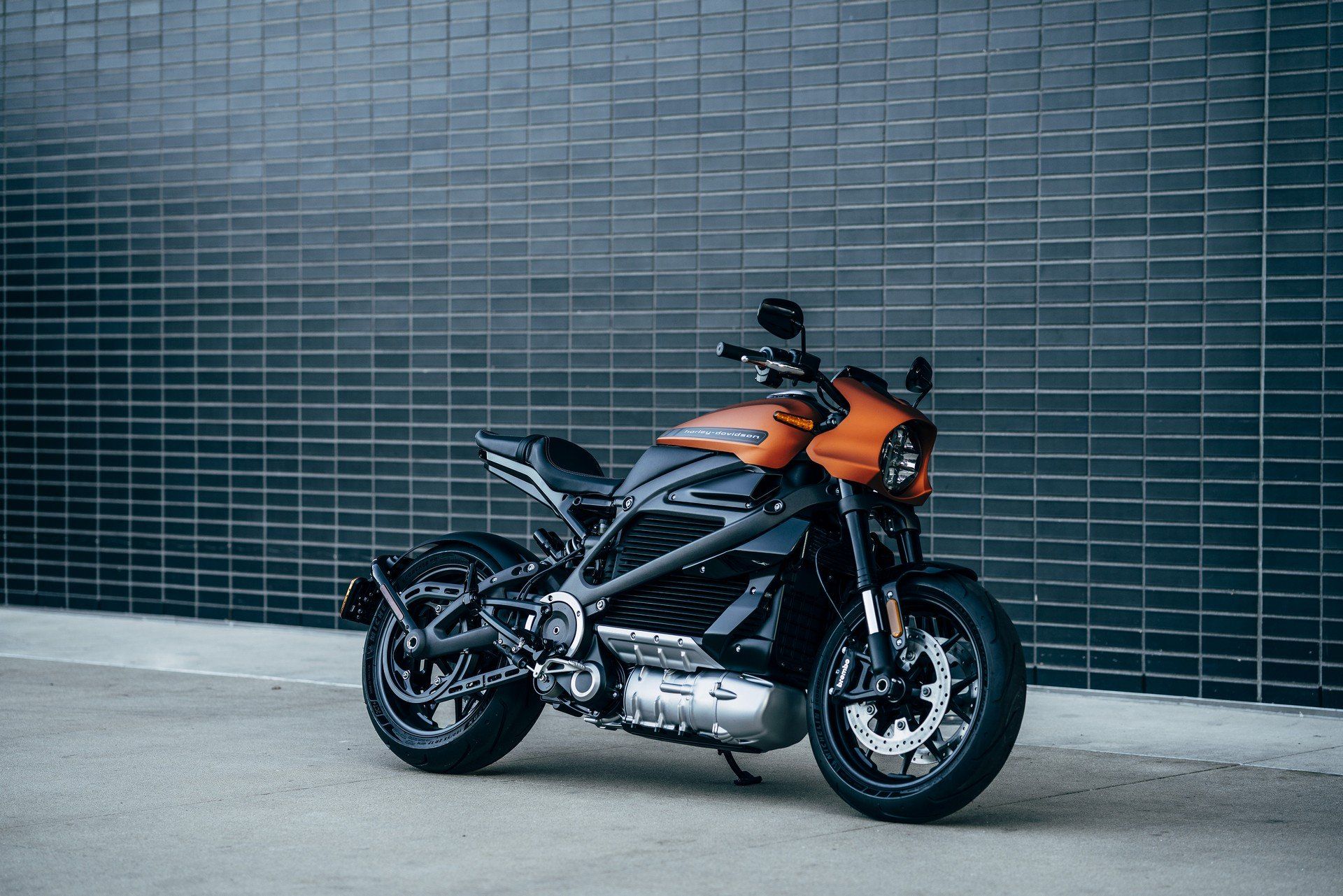 Harley Davidson Halts LiveWire Electric Bike Production Over Charging Issue. Carscoops. Bike Photo, Bike Picture, Motorcycle Wallpaper