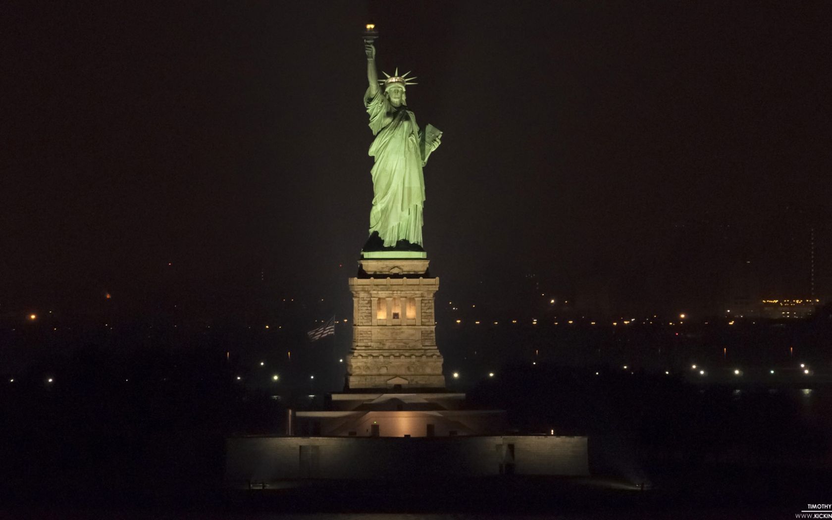 Statue of Liberty at Night Wallpaper Free Statue of Liberty at Night Background