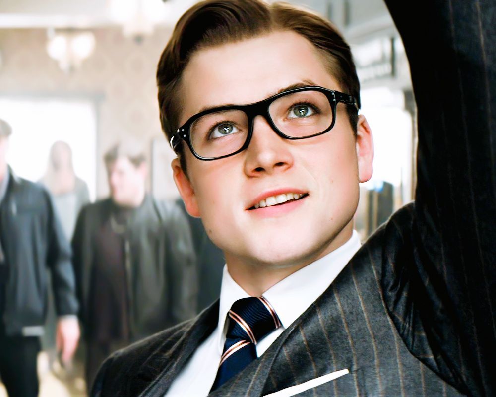Angelic Breeze.ich weiss ich sehe aus wie ein verkleidetes Kind. Aber Lady! Wie darf ich sie denn noch glückl. Taron egerton kingsman, Kingsman actors, Kingsman