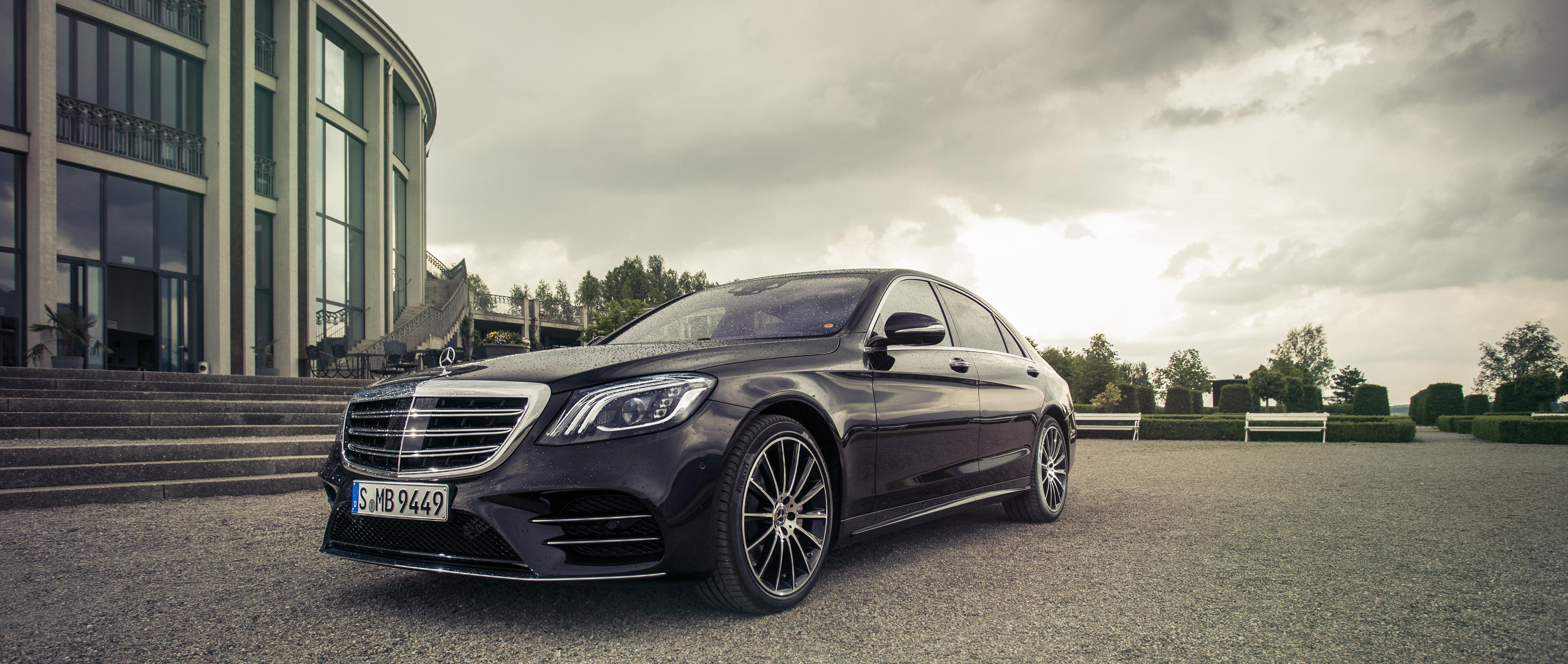 The Mercedes Benz S 350 D 4matic In Black At The Festspielhaus S Class 2019