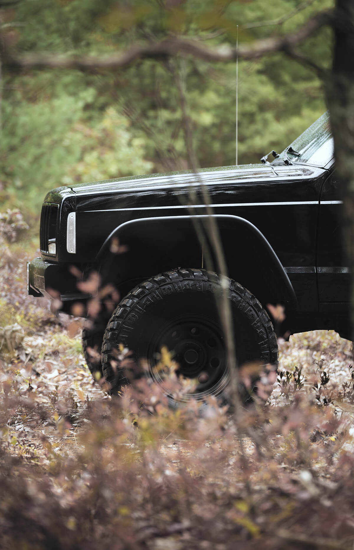 Life is Too Short to not Drive a Sick Jeep Cherokee XJ on 33s