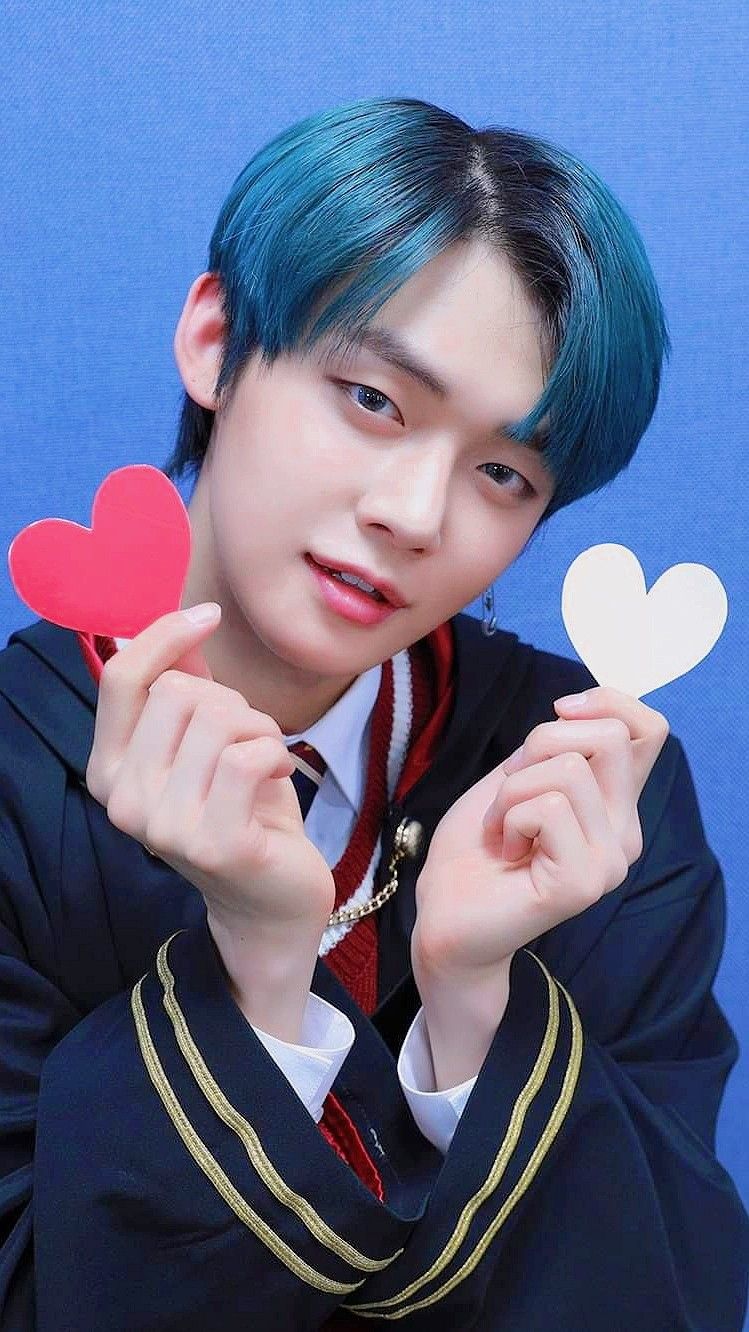 Txt Run Away Wallpaper