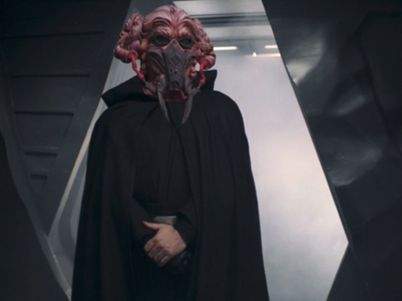 The Mandalorian hid Luke Skywalker's cameo by creating an alternate finale