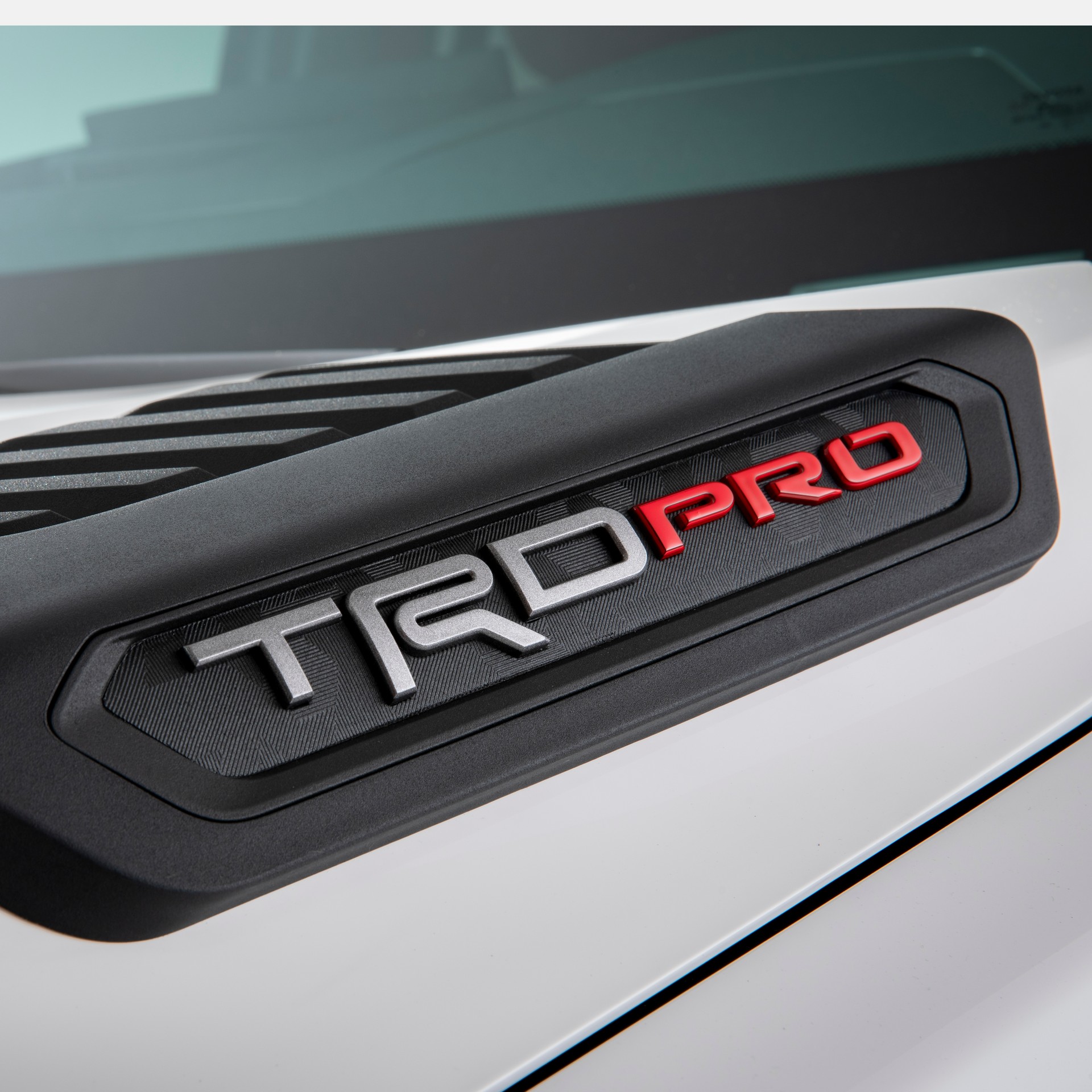 2022 Toyota Tundra TRD Pro Badge Wallpaper (66)