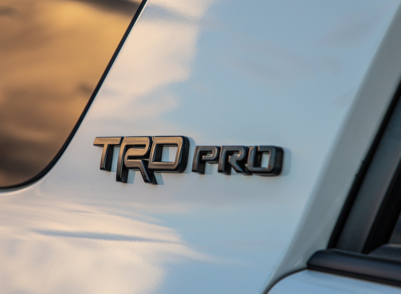 Toyota 4Runner TRD Pro Badge Wallpaper (9)