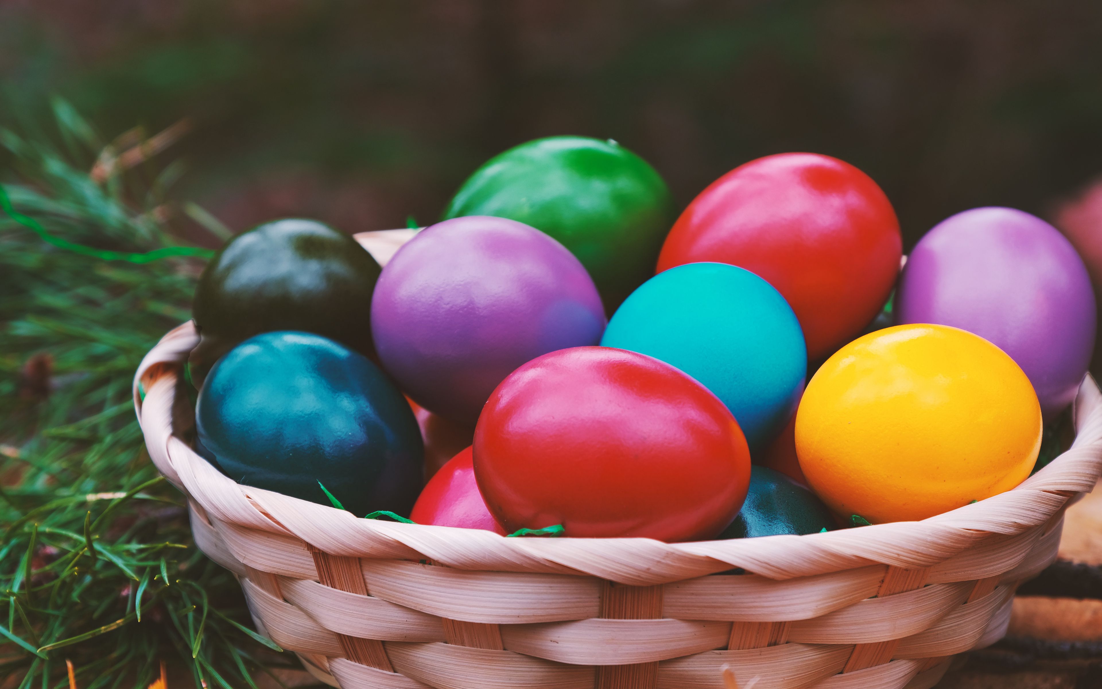 Download wallpaper 3840x2400 easter, eggs, colorful, basket 4k ultra HD 16:10 HD background