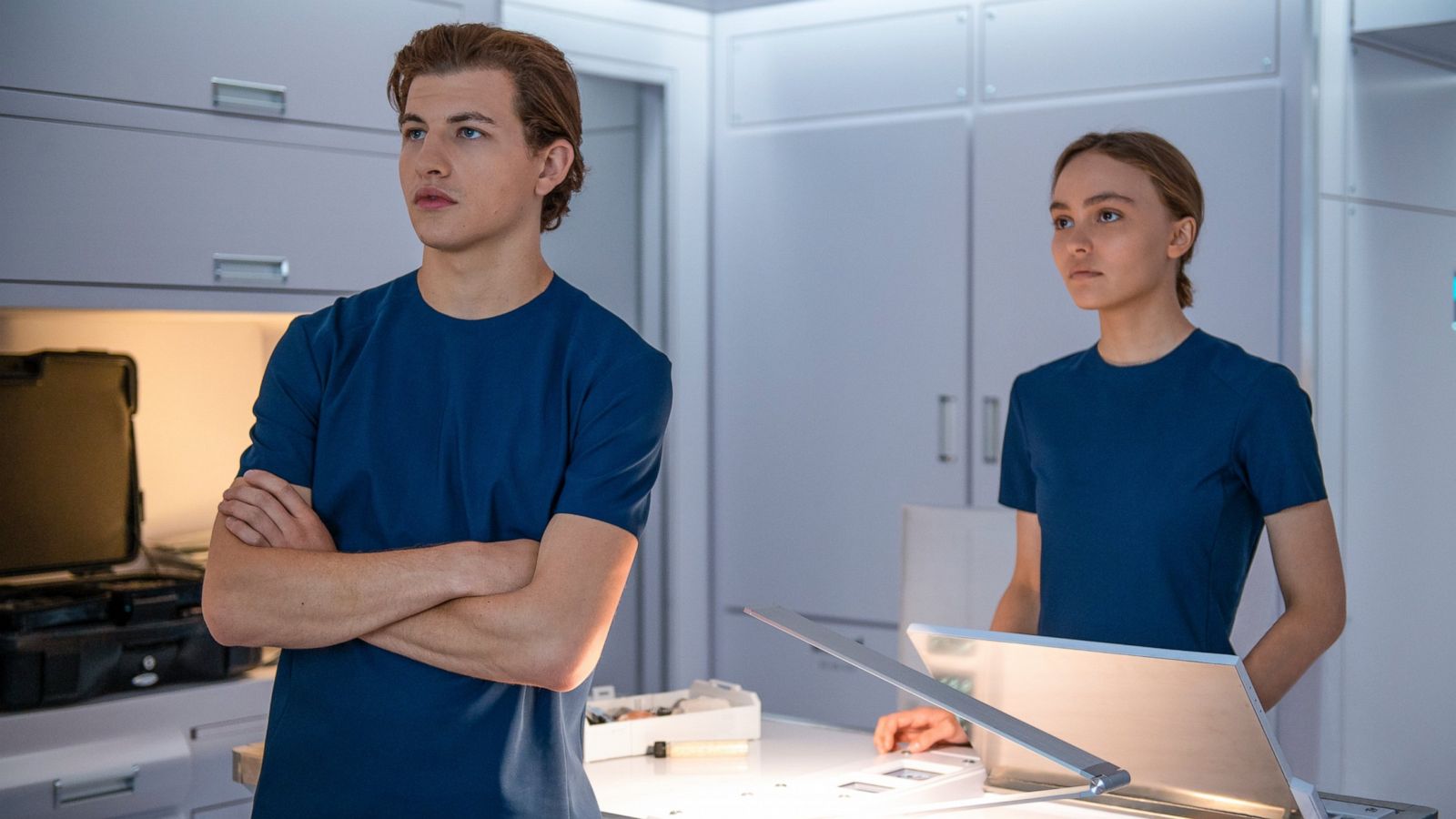 Review: YA Sci Fi Thriller 'Voyagers' Doesn't Quite Take Off