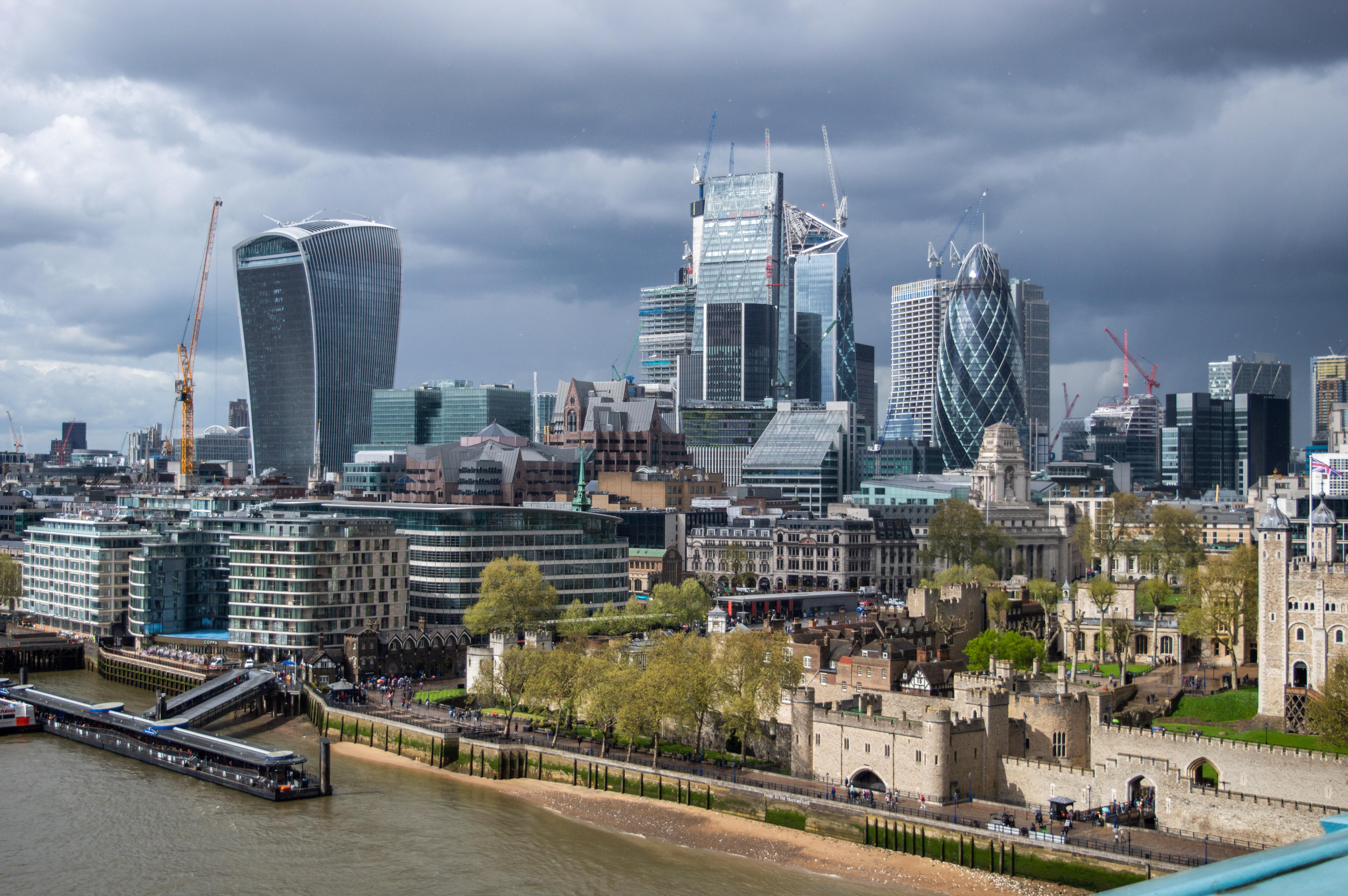 City of London seen from the Tower_Bridge [5993 x 3985]