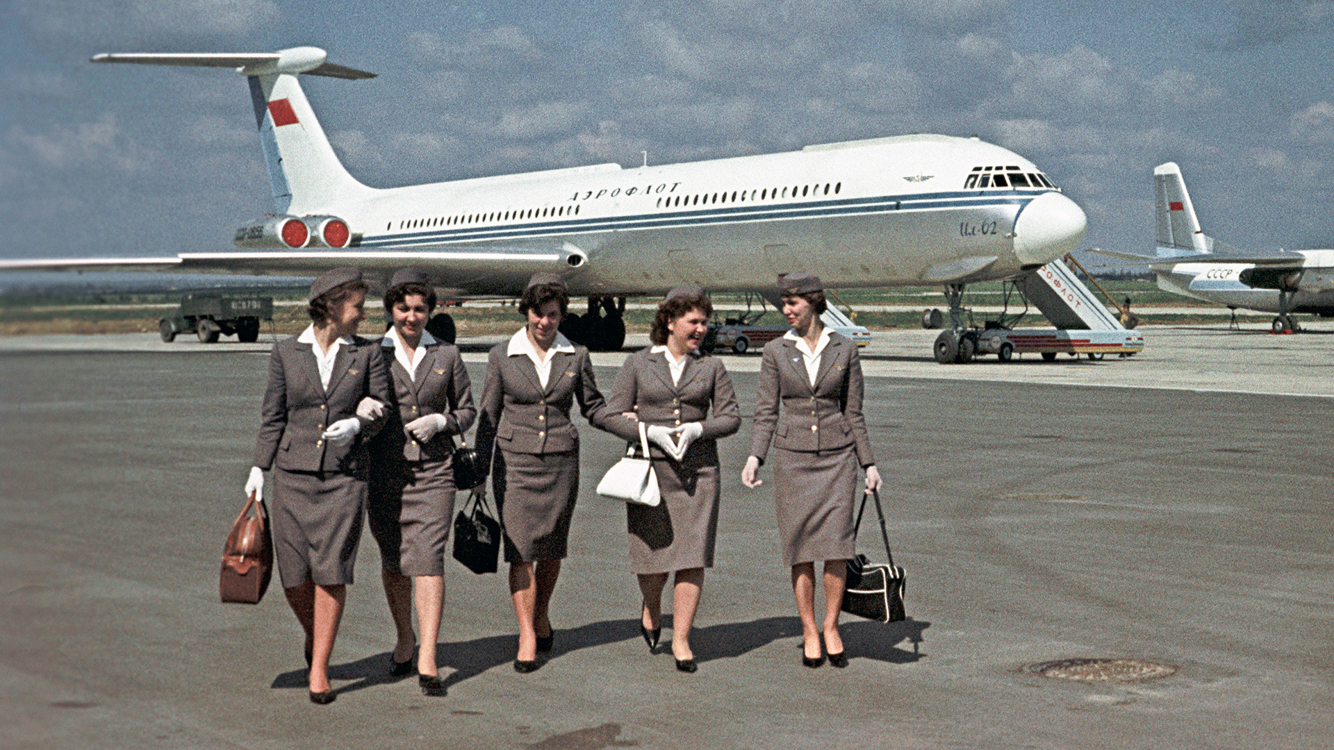 What was air travel like in the USSR? (PHOTOS)