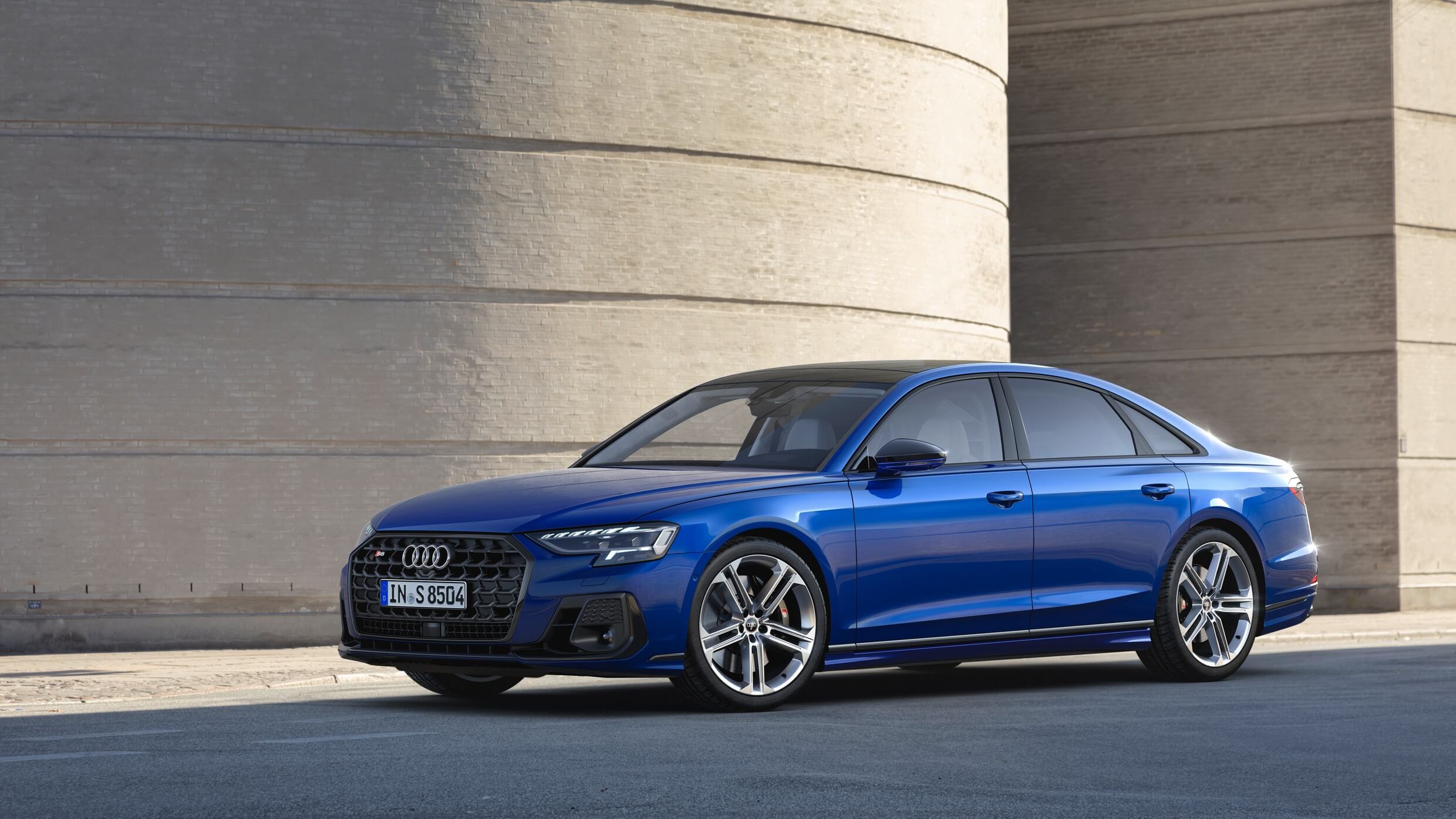 2022 Audi S8 revealed with sporty front grille design and new lights