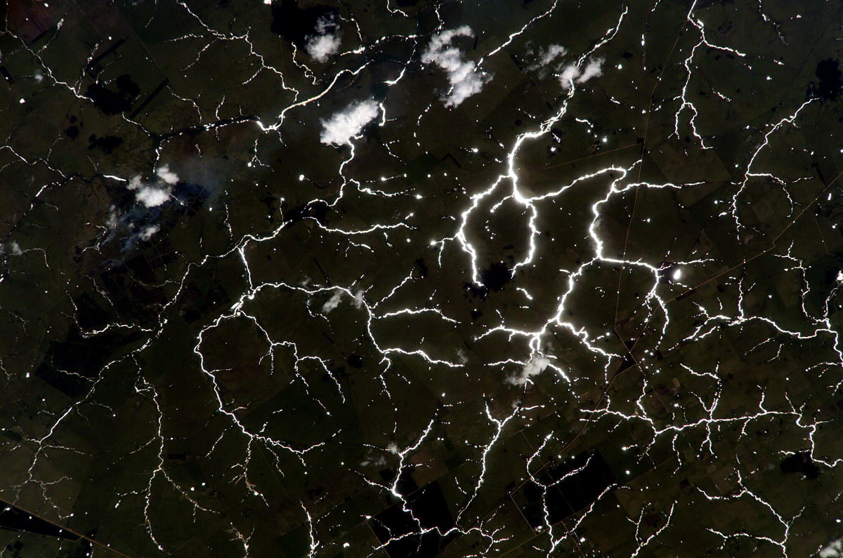 Black Thunder Wallpapers Wallpaper Cave