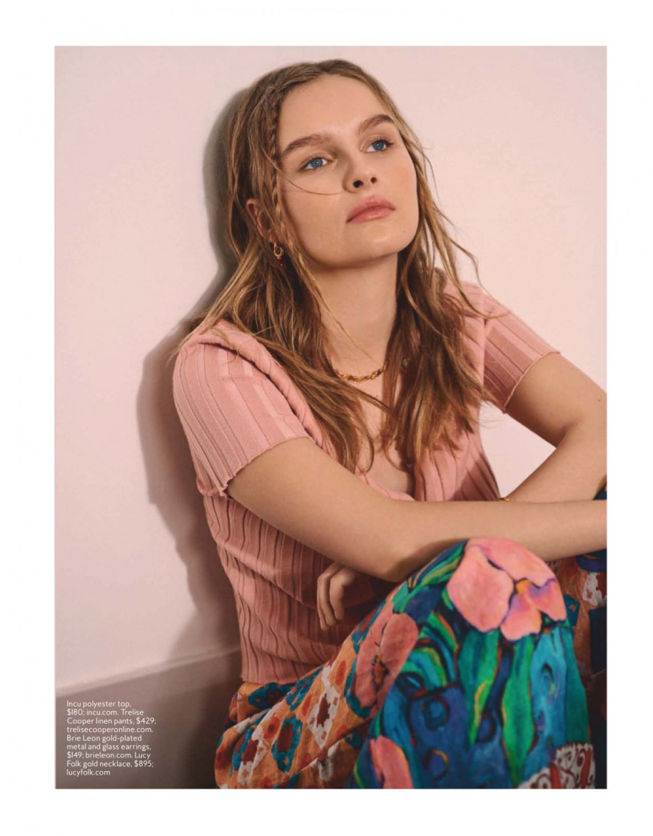 Olivia DeJonge wallpaper