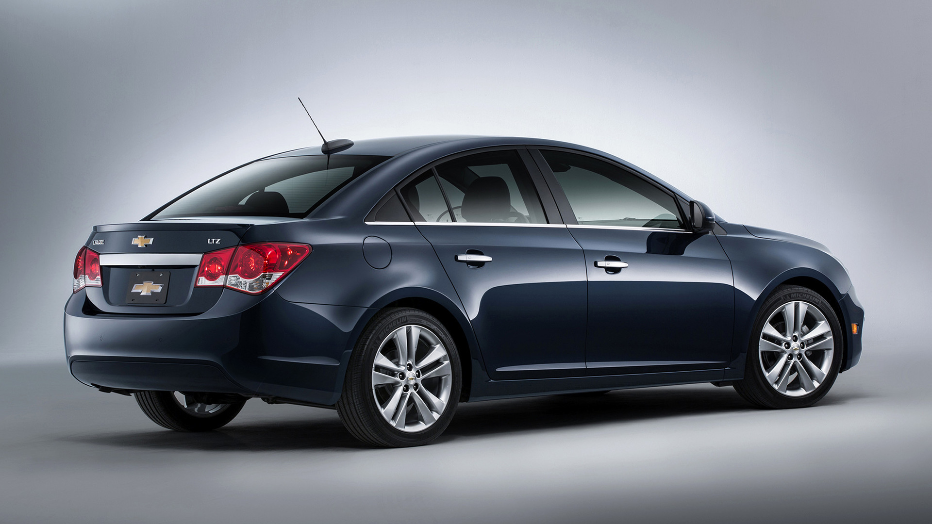 Chevrolet Cruze (US) and HD Image