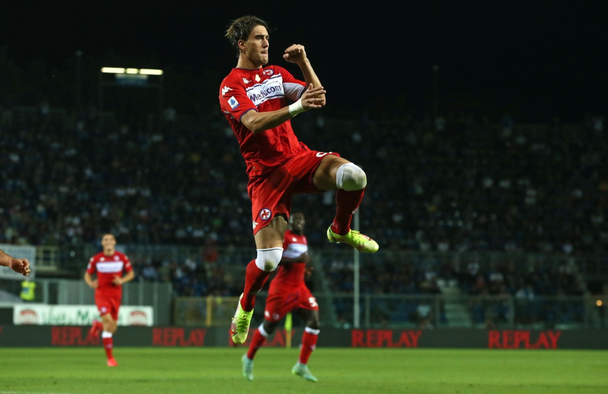 Tottenham to hijack Vlahovic Arsenal transfer