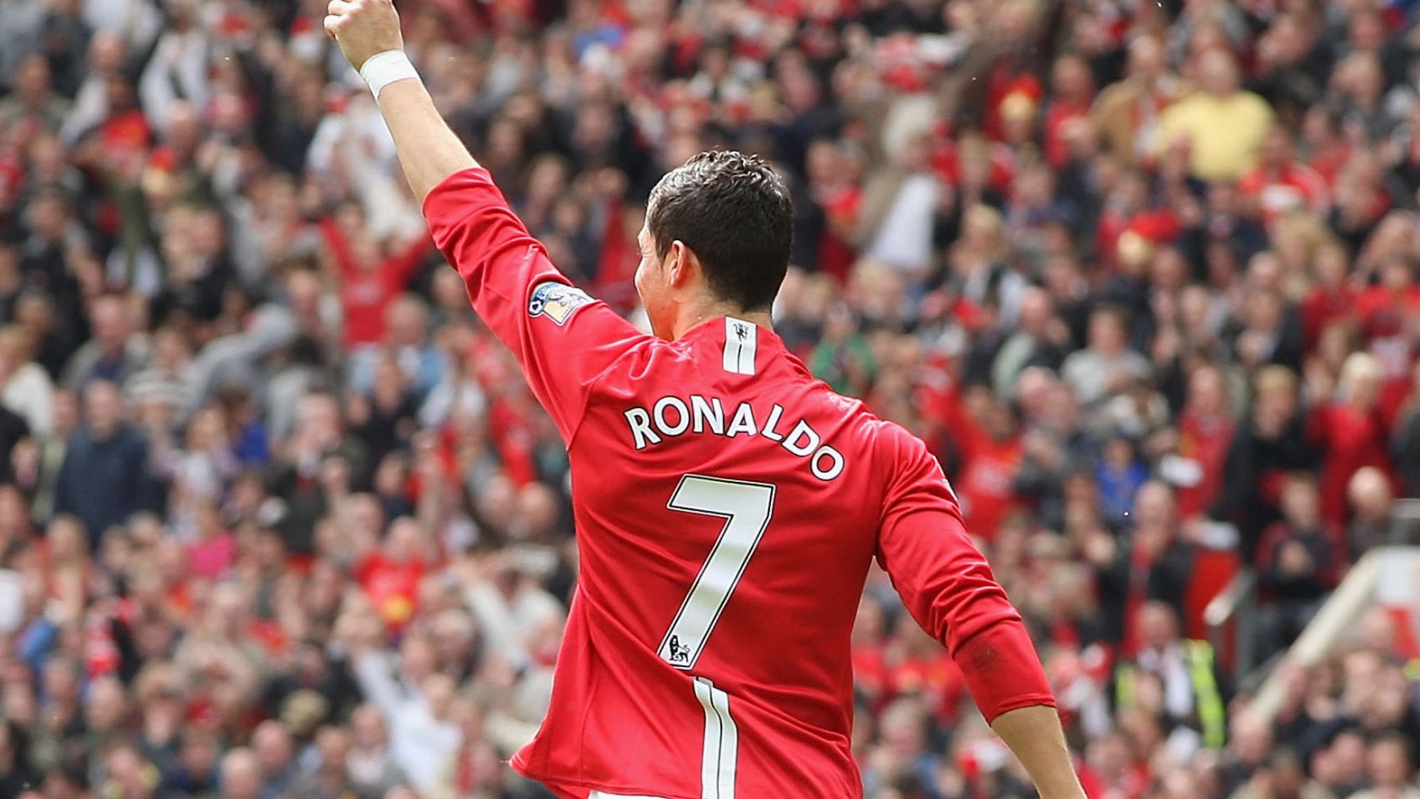 Cristiano Ronaldo: Manchester United signing to wear No 7 shirt again for club as Edinson Cavani takes No 21 shirt