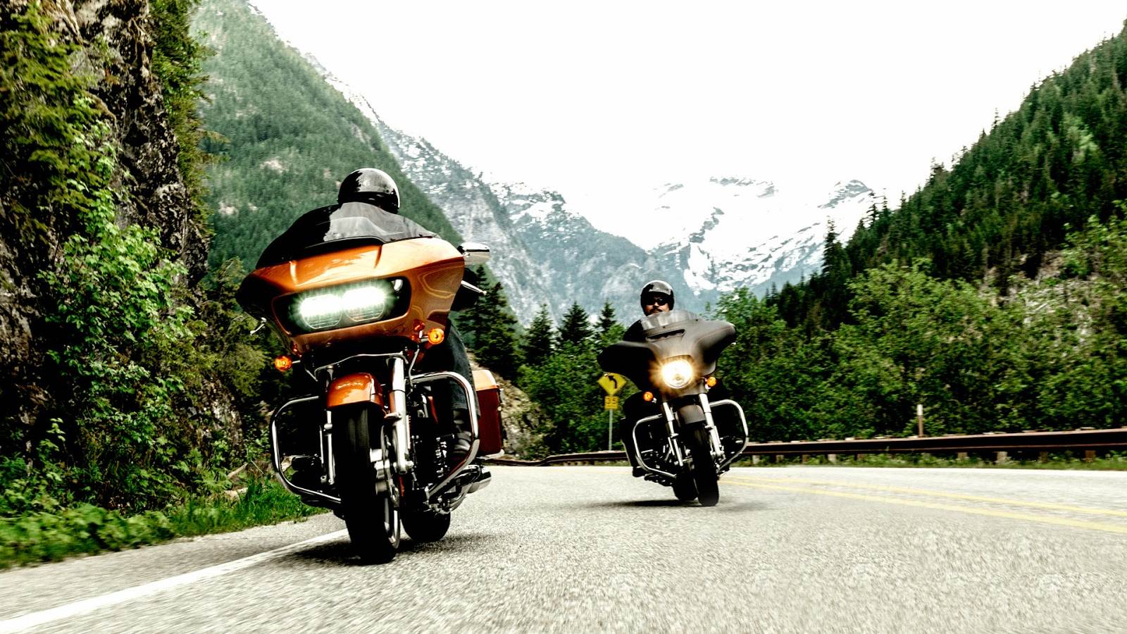 Harley Davidson Road Glide unveiled. IAMABIKER Motorcycle !