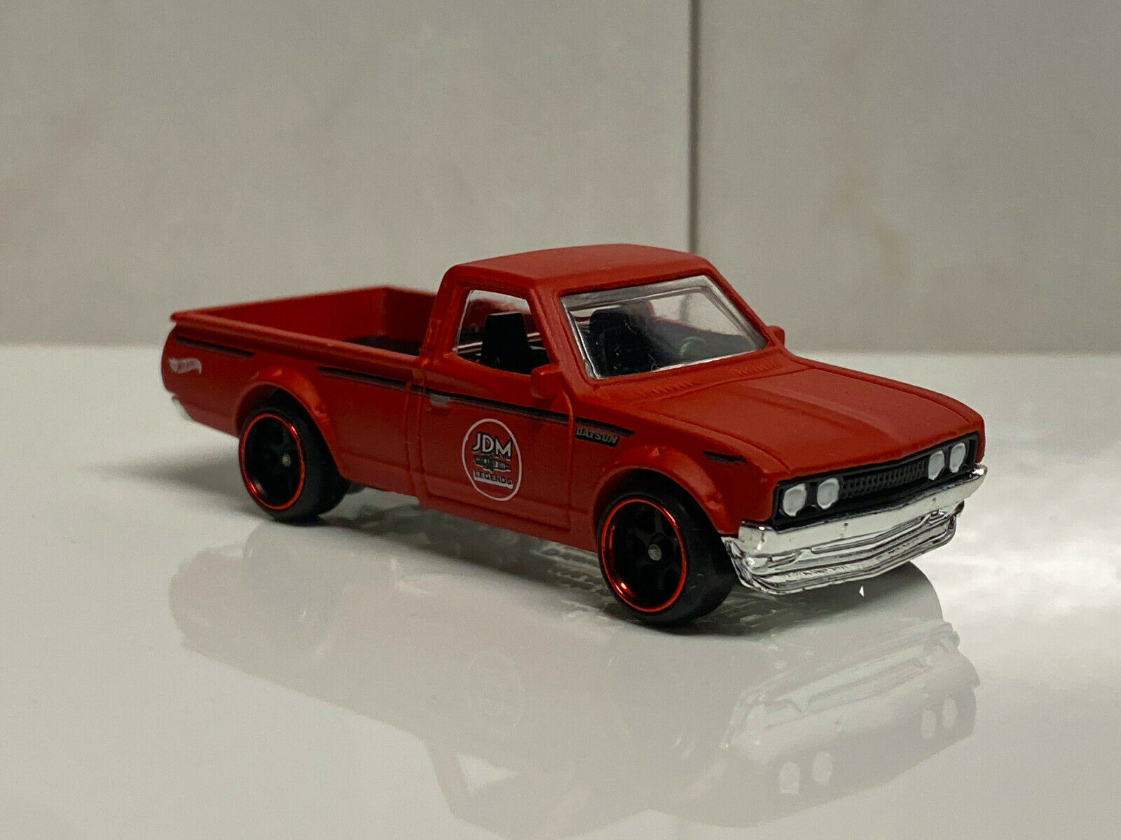 Hot Wheels HW Hot Trucks Datsun 620 REAL RIDERS SUPER CUSTOM PAIN