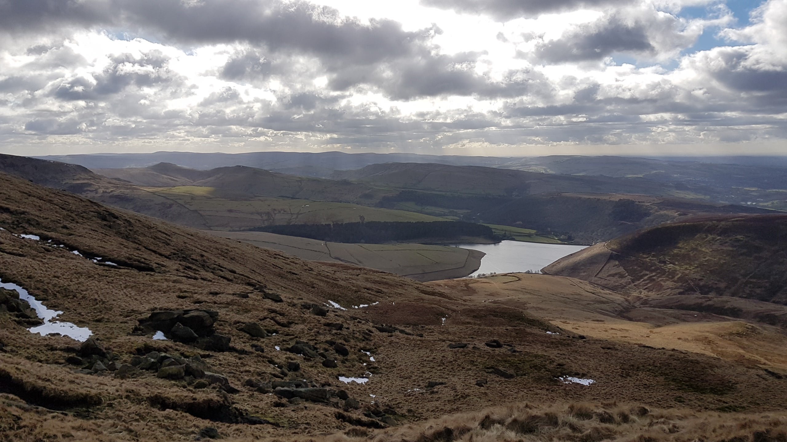 Kinder 4K wallpaper for your desktop or mobile screen free and easy to download