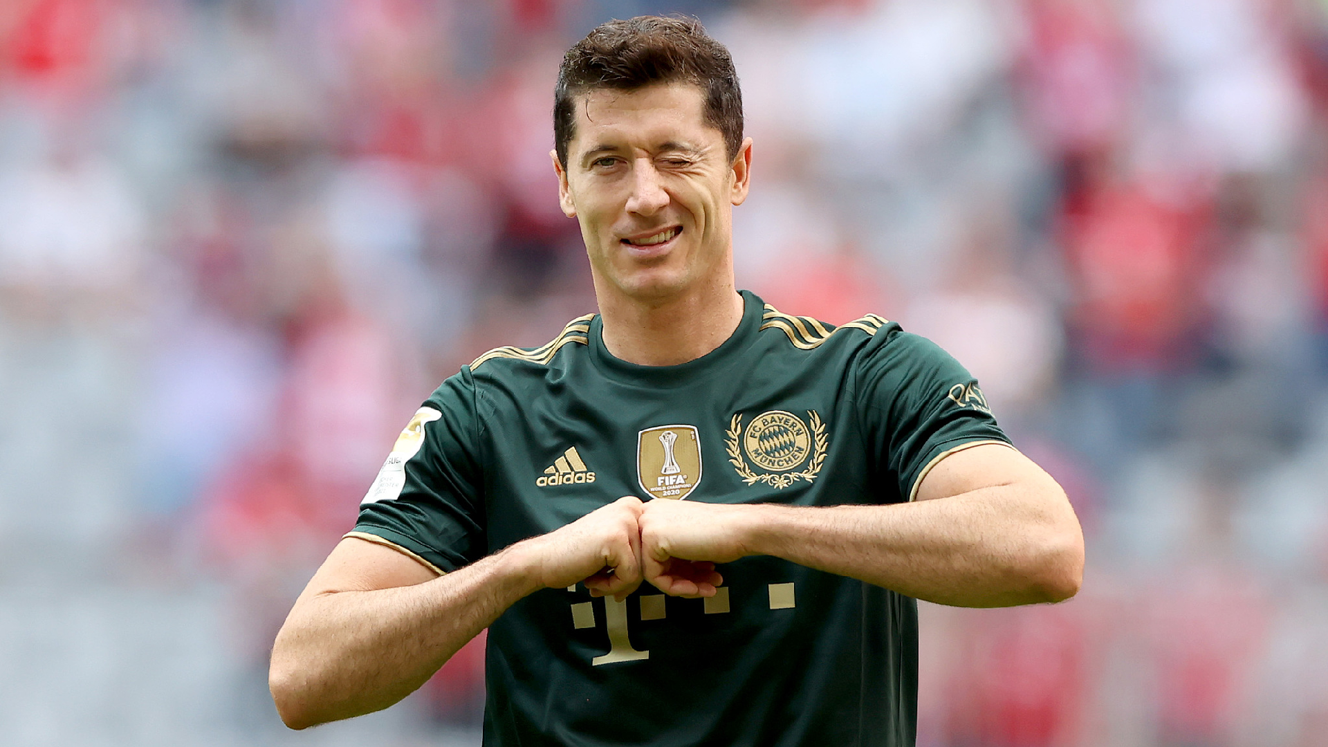Bayern Munich's Robert Lewandowski receives European Golden Shoe