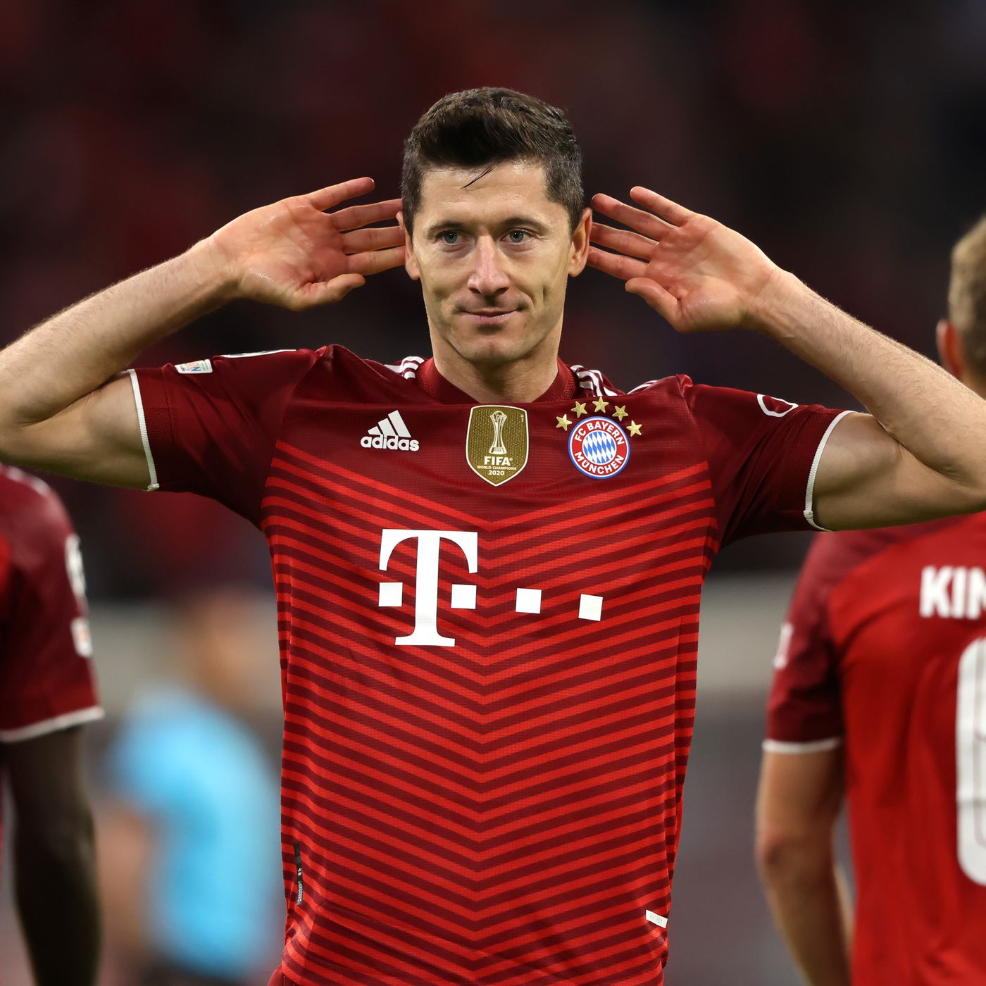 Robert Lewandowski waiting for Bayern Munich to approach him with a new contract Football Works