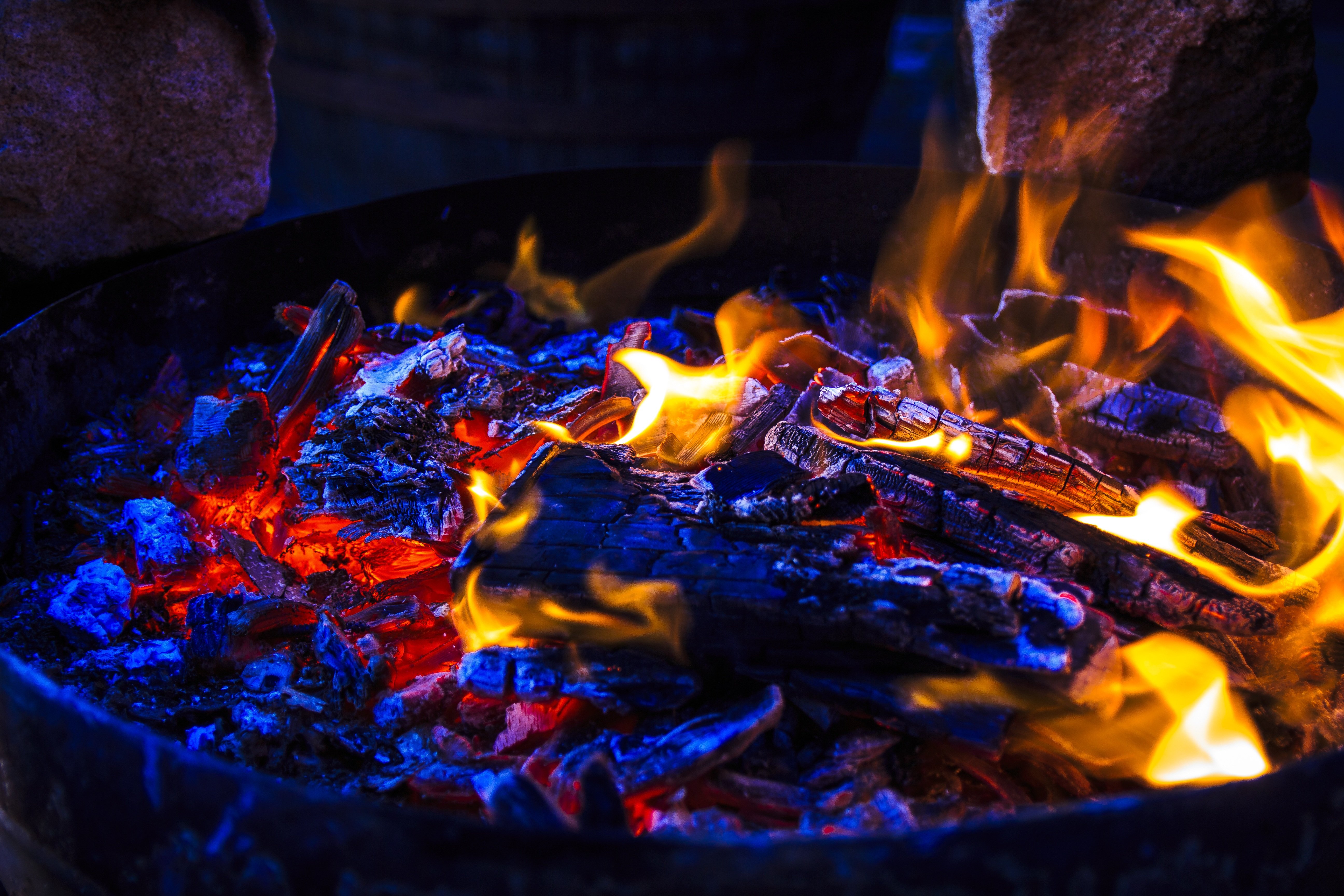 Wallpaper Burning Wood on Fire Pit, Background Free Image