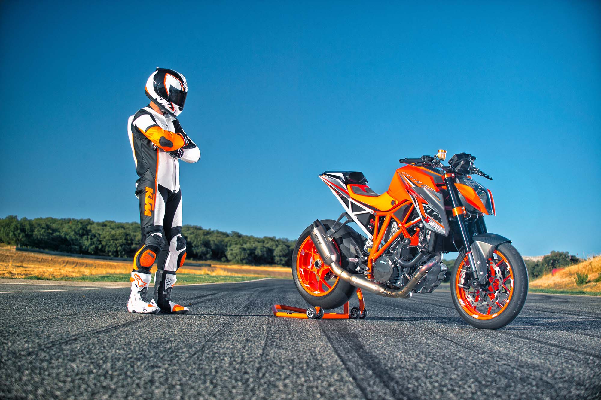 Photos of the KTM 1290 Super Duke R